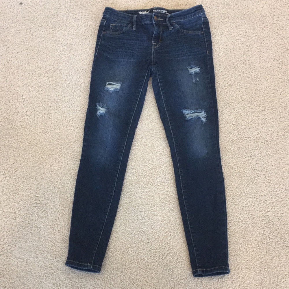 Missing size 2 jeggings distressed jeans